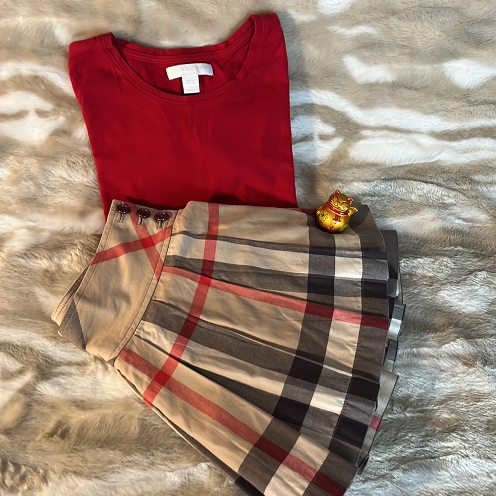 Burberry skirt in excelente condition💝